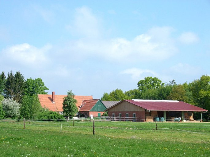 Hof und Stall